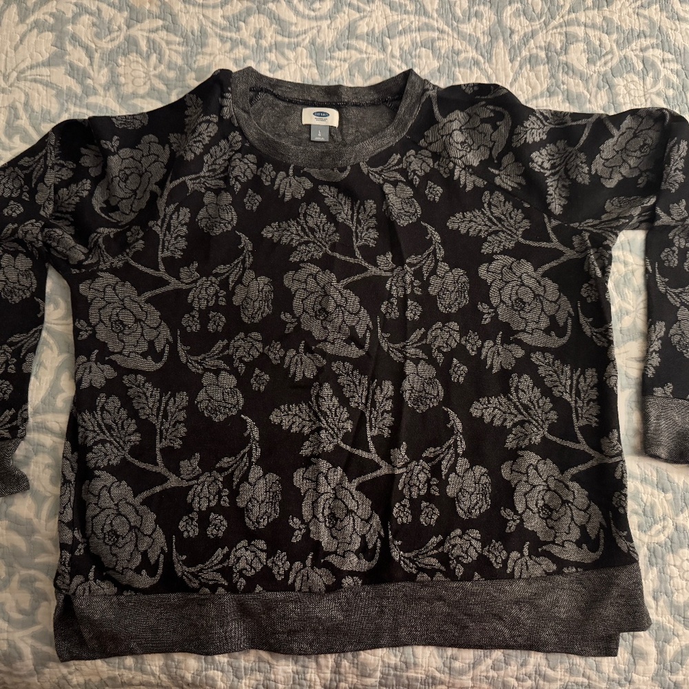 Old Navy Crew Neck Sweater